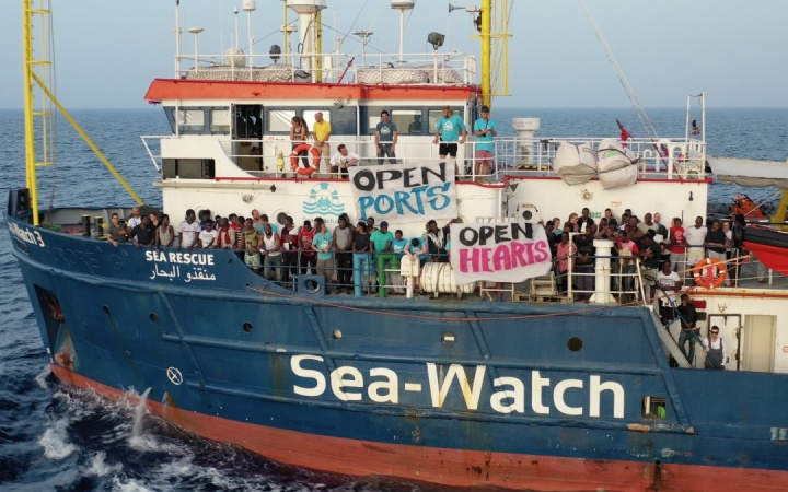 Bateau Sea-Watch avec migrants rescapés